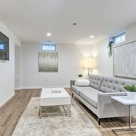 Updated Landover Apartment - Wfh Friendly!